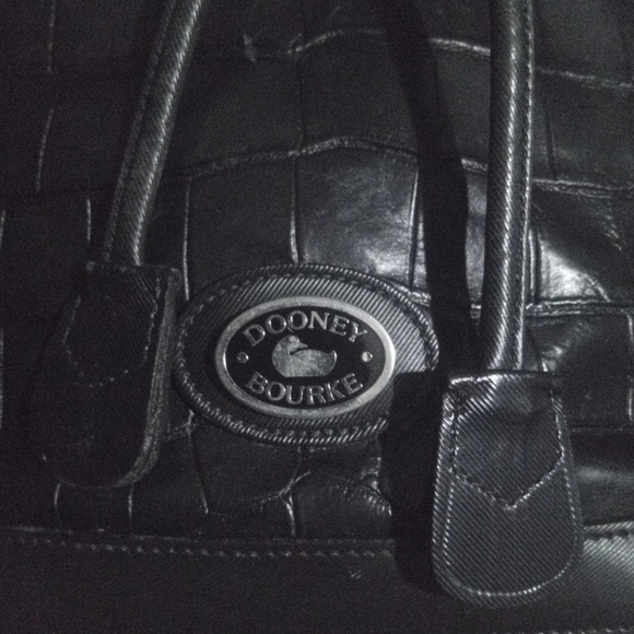 (Vintage/Rare) DOONEY & BOURKE® "Bayou Collection" Drawstring Bucket Bag - Black - Picture 7 of 7